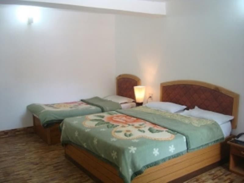 Hotel New Bharat Bhimtal Exterior photo