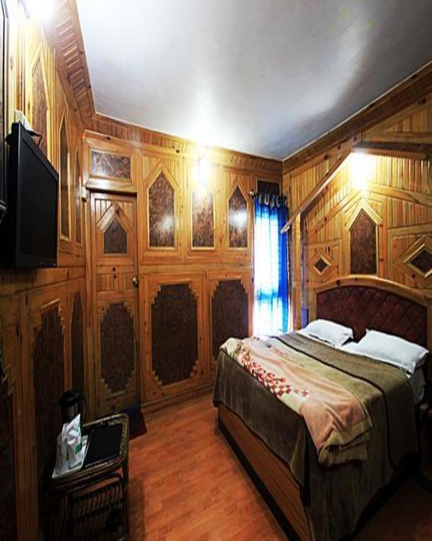 Hotel New Bharat Bhimtal Exterior photo